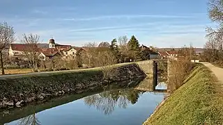 Le pont sur le canal du Rhône au Rhin.