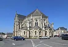 L'église Sainte-Croix.