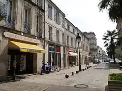 La rue de la République, une des artères principales de la « ville nouvelle » du XVIIe siècle.