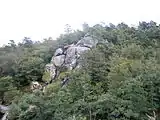 Amas de rochers surplombant l'Ellé aux Roches du Diable (commune de Guilligomarc'h).