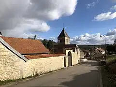 L'église de Rochetaillée, vue du haut de la rue de l'église