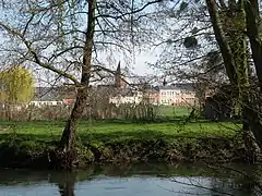 Le village depuis le Thérain.