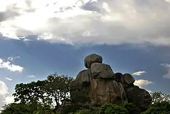 Formations rocheuses dans le jardin Moshra à Okeho, État d'Oyo. Mars 2018.