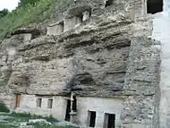 Monastère rocheux près de Tipova