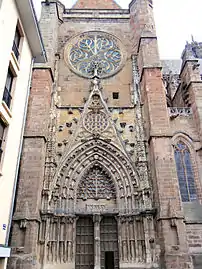 Façade du bras sud du transept.