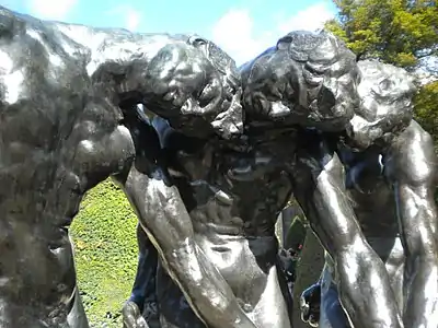 Gros plan des têtes des Trois Ombres, musée Rodin, Paris.
