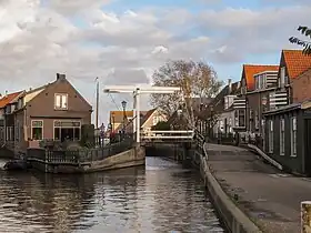 Roelofarendsveen, la vue sur la rue avec pont basculant