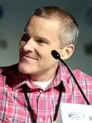 Roger Craig Smith en 2018.