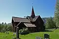 L'église en bois debout, vue du côté de la nef