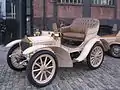 Première Rolls-Royce 10 HP 2-cylindres et 10 chevaux d'Henry Royce en 1904 (musée des Sciences et de l'Industrie de Manchester).