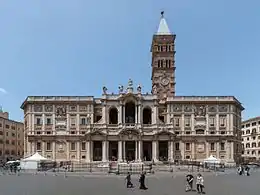 Façade de la basilique.