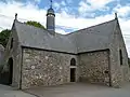 La chapelle Sainte-Anne, sur la route de Fougères.