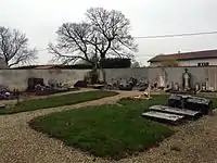 Vue du petit cimetière de Romanèche.