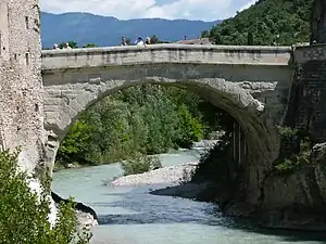 Pont de Vaison-la-Romaine, France.