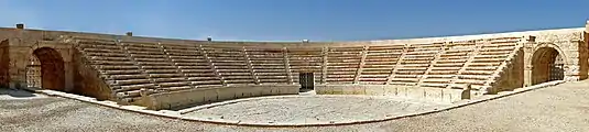 Vue panoramique de la cavea depuis la scène