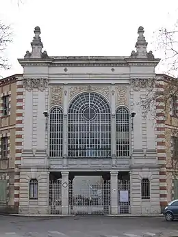 L'entrée de l'usine Matra à Romorantin-Lanthenay.