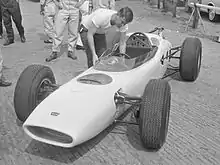 Description de l'image Ron Bucknum met zijn Honda (1964).jpg.