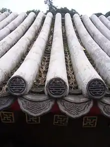 Détail d'un toit en tuile du palais d'Été -  Pékin, 1886 - avec les embouts décorés