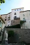 Place de Roquebrun et monument aux morts.