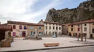 La place et la mairie