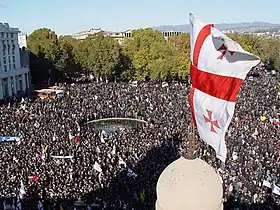 Manifestations sur la place de la Liberté , à Tbilissi