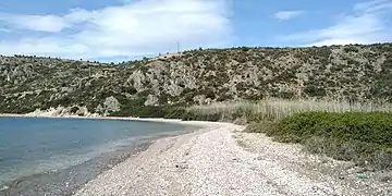 Le sud la plage abrite des marais naturels.