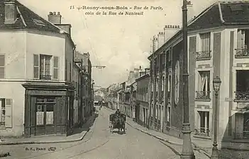 Rue de Paris (future rue du 4e Zouaves), au coin de la rue de Nanteuil