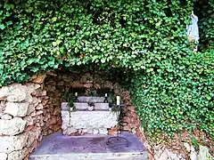 La grotte de Lourdes.