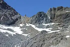 Vue de l'arête sud depuis l’est.