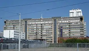 L'hôpital Dijkzigt, en cours de démolition, remplacé en 2018 par un bâtiment plus moderne, avec derrière à droite la faculté de médecine.