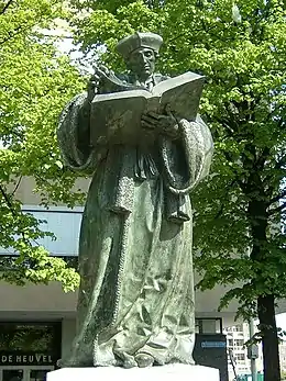 La statue d'Érasme en bronze à Rotterdam