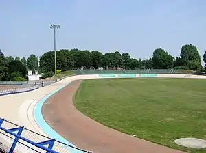 Photographie d'un vélodrome en pleine air