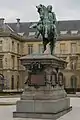 Statue équestre de Napoléon en bronze, issu de la bataille d'Austerlitz.