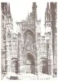 Photo de la façade en 1881 sur laquelle manque notamment les pinacles des deux tourelles encadrant le portail central