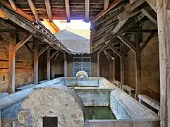 Le lavoir à impluvium.