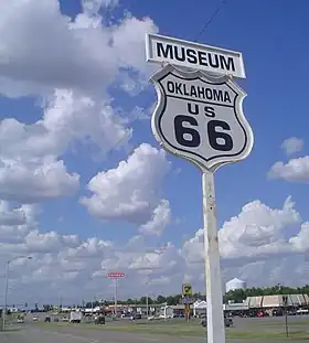 Panneau de musée de la route 66 à Clinton (Oklahoma).