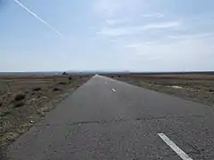 Route asphaltée en Mongolie, proche de la ville de Ölgii