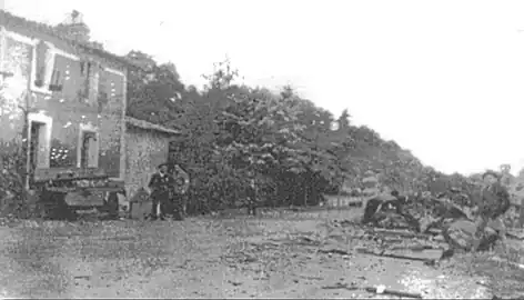 La route de Bayonne, le lendemain des combats.