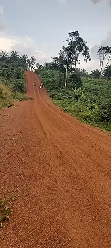 Route non bitumée au lieu-dit Mbondo à Hikoadjom