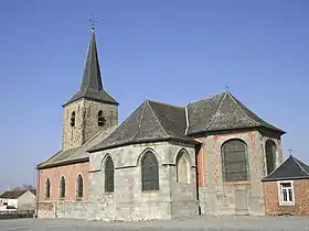 La totalité de l'église Saint-Rémi, à Rouveroy