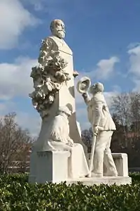 Monument à Louis Salvator (1907), Marseille, hôpital Salvator.