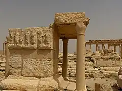 Vestiges de l'enceinte à colonnade du temenos du sanctuaire de Nabû.