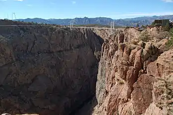 Gorge et pont depuis le côté nord