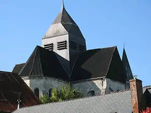 Église Saint-Laurent, chevet et transept vus du nord.