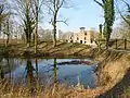 Vue du château en ruine.