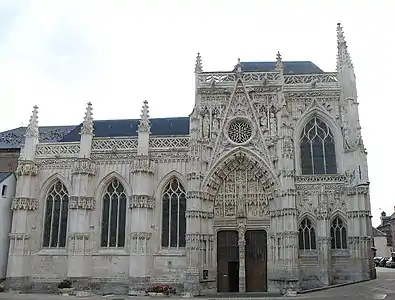 La façade de la chapelle du Saint-Esprit