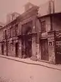 No 41 : entrée du cimetière Saint-Médard de l'église Saint-Médard en 1900 (Eugène Atget).