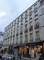 Rue Jean-Pierre-Timbaud, angle rue Amelot, immeuble de 1778.