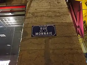 Voir la plaque.