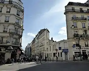 Trouée au passage de la Bièvre rue Pascal au croisement avec la rue Claude-Bernard.